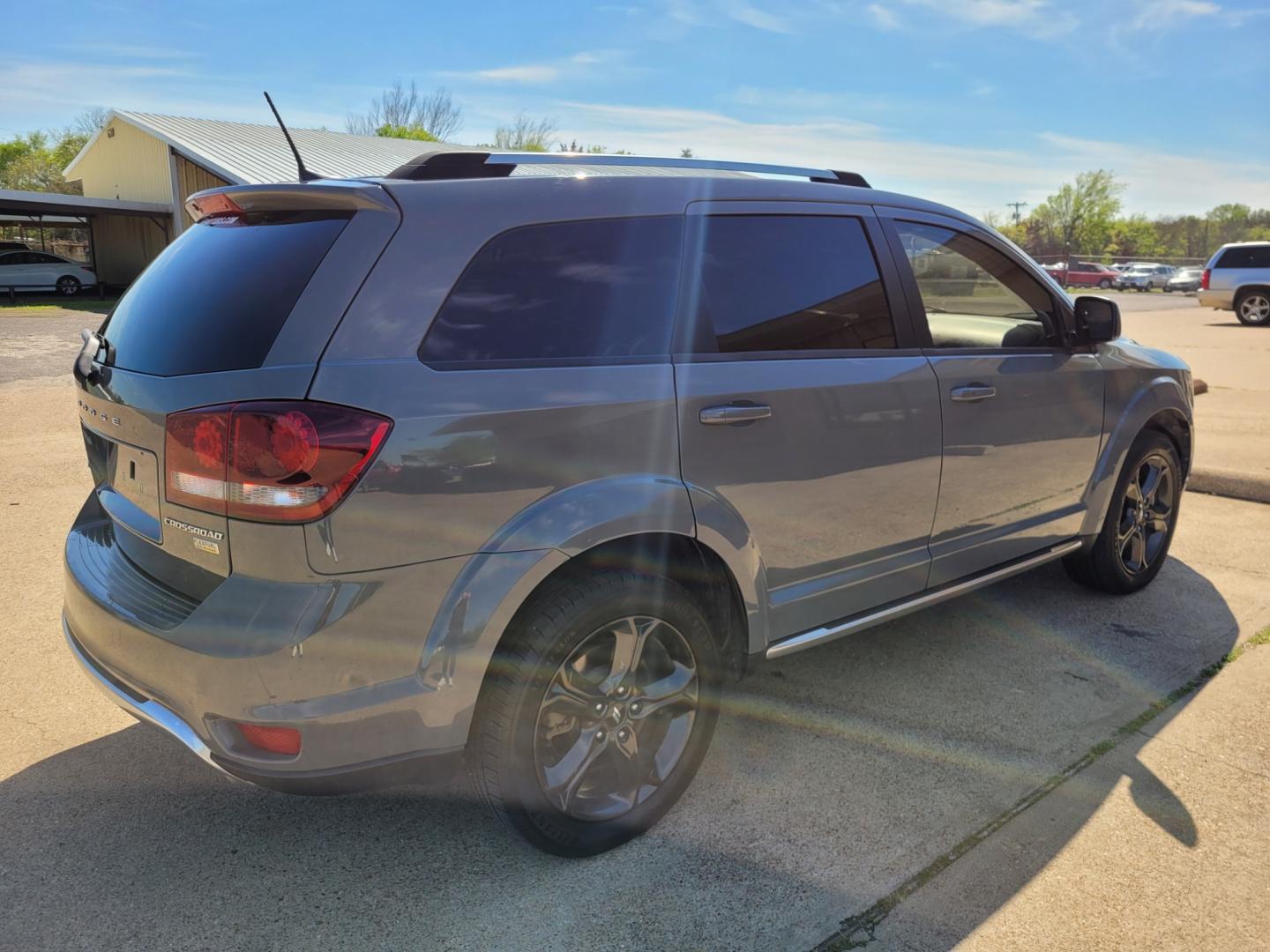 2019 GRAY Dodge Journey Crossroad FWD (3C4PDCGGXKT) with an 3.6L V6 DOHC 24V engine, 4A transmission, located at 533 S Seven Points BLVD, Seven Points, TX, 75143, (430) 255-4030, 32.313999, -96.209351 - Photo#2